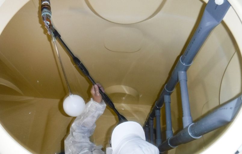 貯水槽・汚水槽洗浄 写真